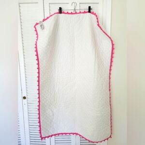 Pottery‎ Barn Kids White Organic Cotton Pink Crib Size Toddler Quilt